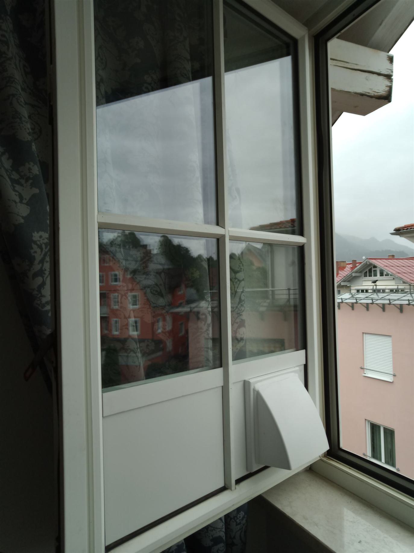 Diese Fenster hat aus optischen Gründen noch zusätzliche Sprossen